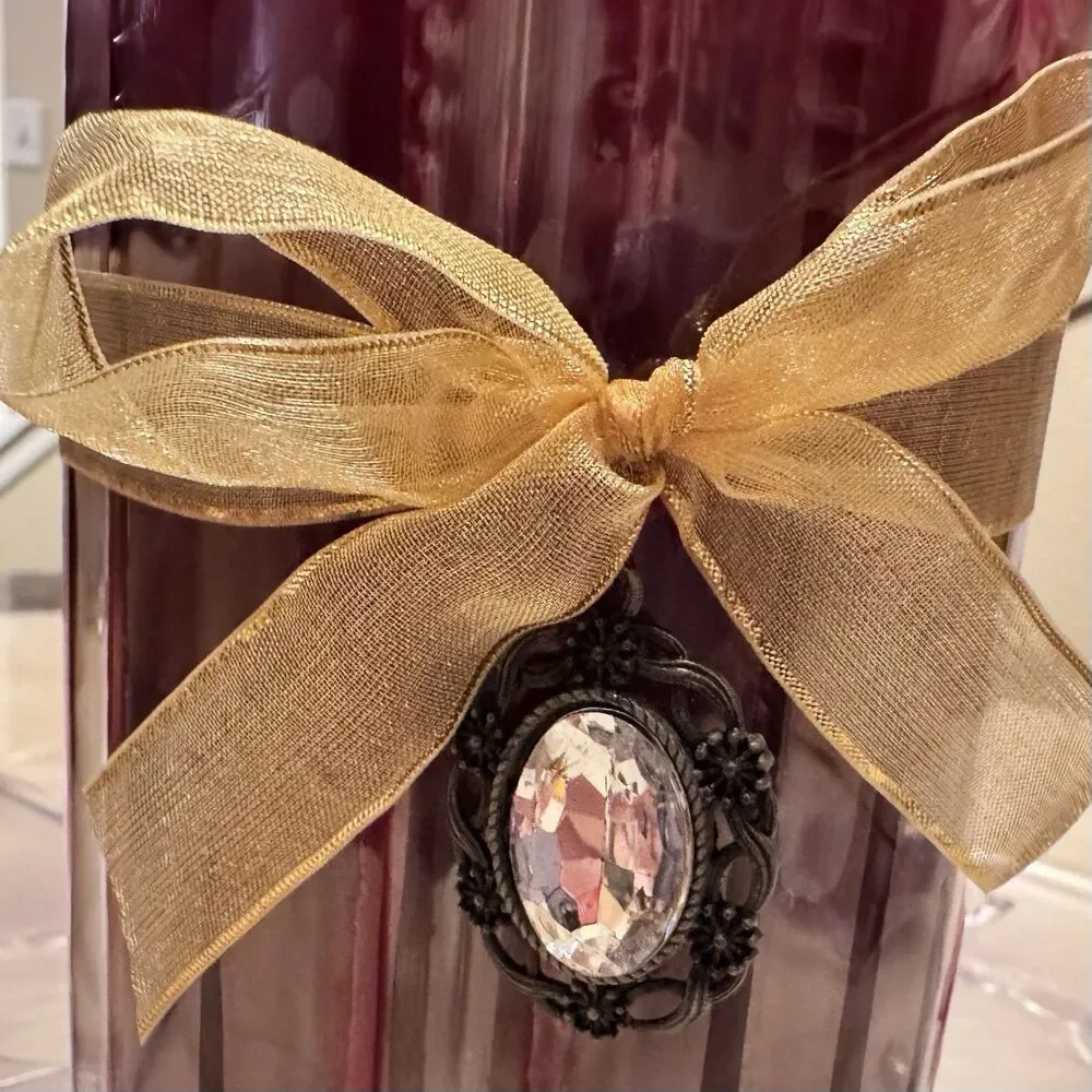 Pier 1 Sugar Plum 4x6 Ribbed Pillar Candle w/ Gold Ribbon & Jewel Charm Holiday